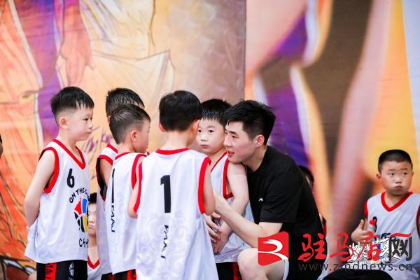 如何帮助青少年篮球运动员处理比赛中的情绪波动_1